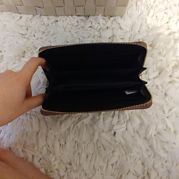 Wallet - Picture 2 of 3